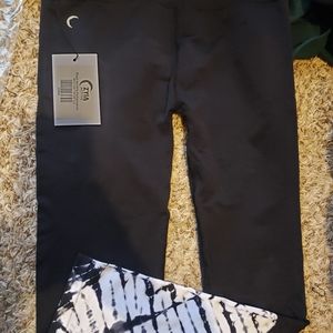 Zyia performance leggings